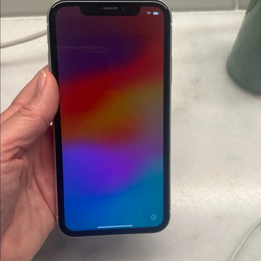 APPLE IPHONE XR White